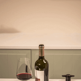 Original Wine Saver Black with 1 stopper