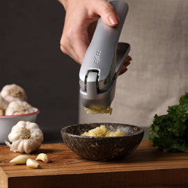 Zyliss Susi 4 Garlic Press