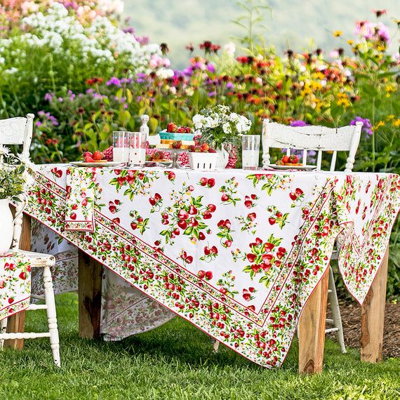 Strawberry Basket Square Tablecloth